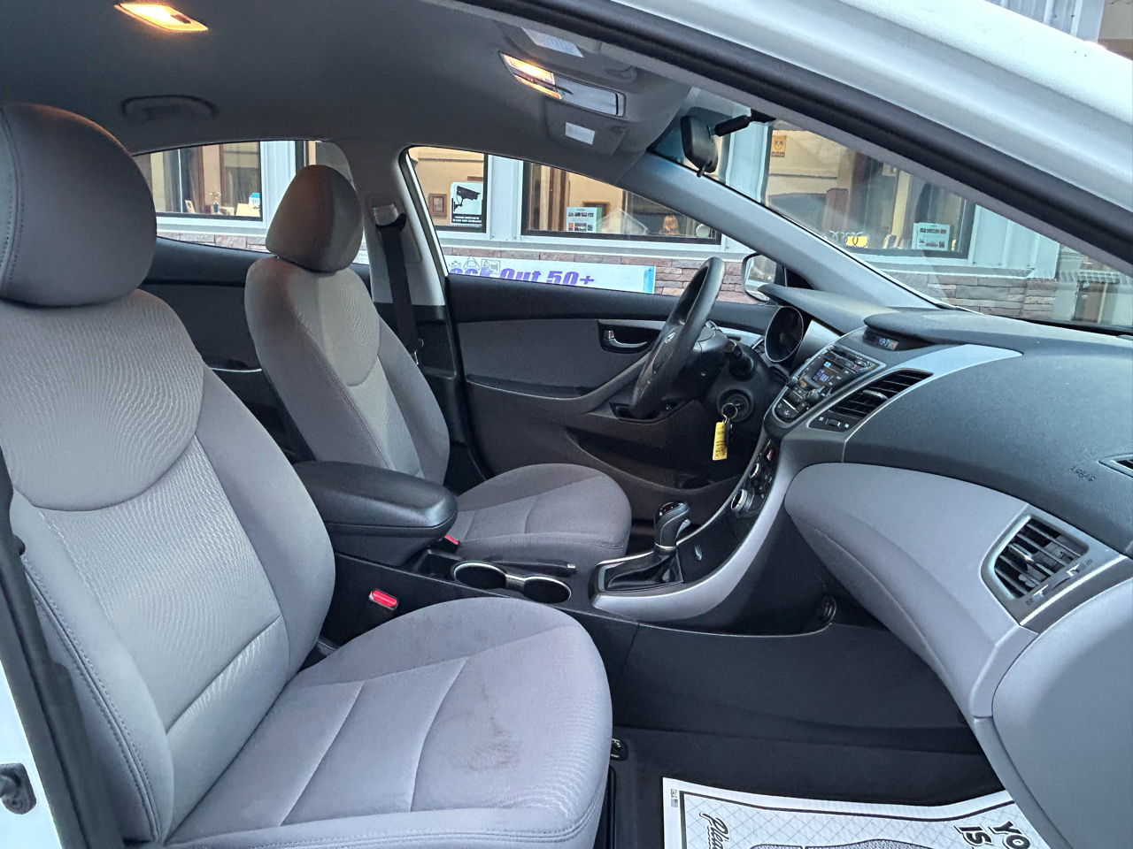 Hyundai Elantra SE 6AT 2016