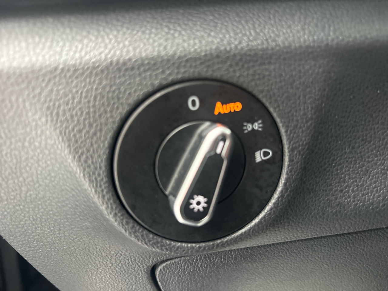 Volkswagen Jetta SE 2024