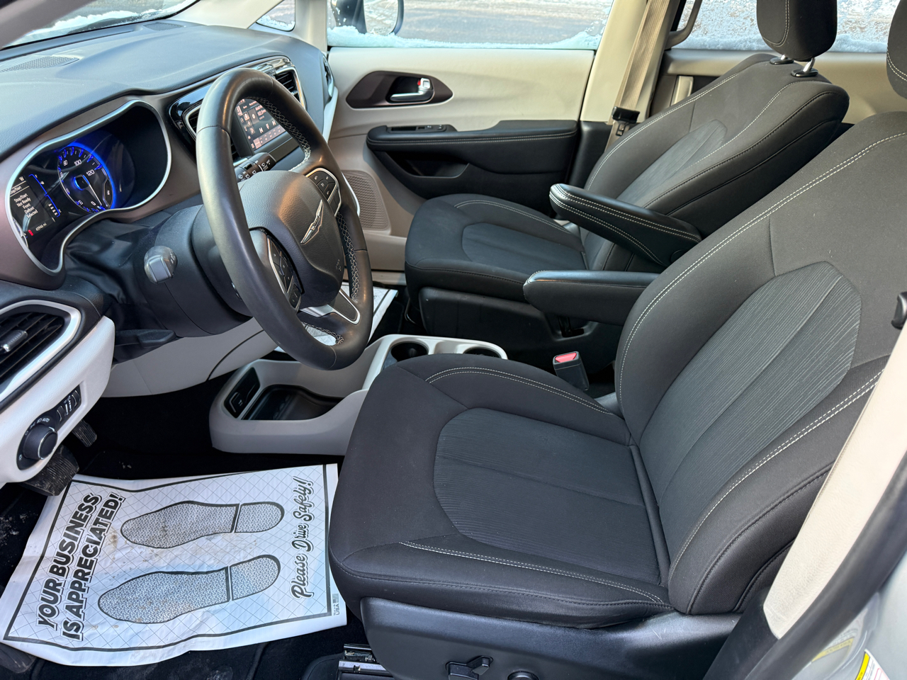 Chrysler Voyager LX 2024