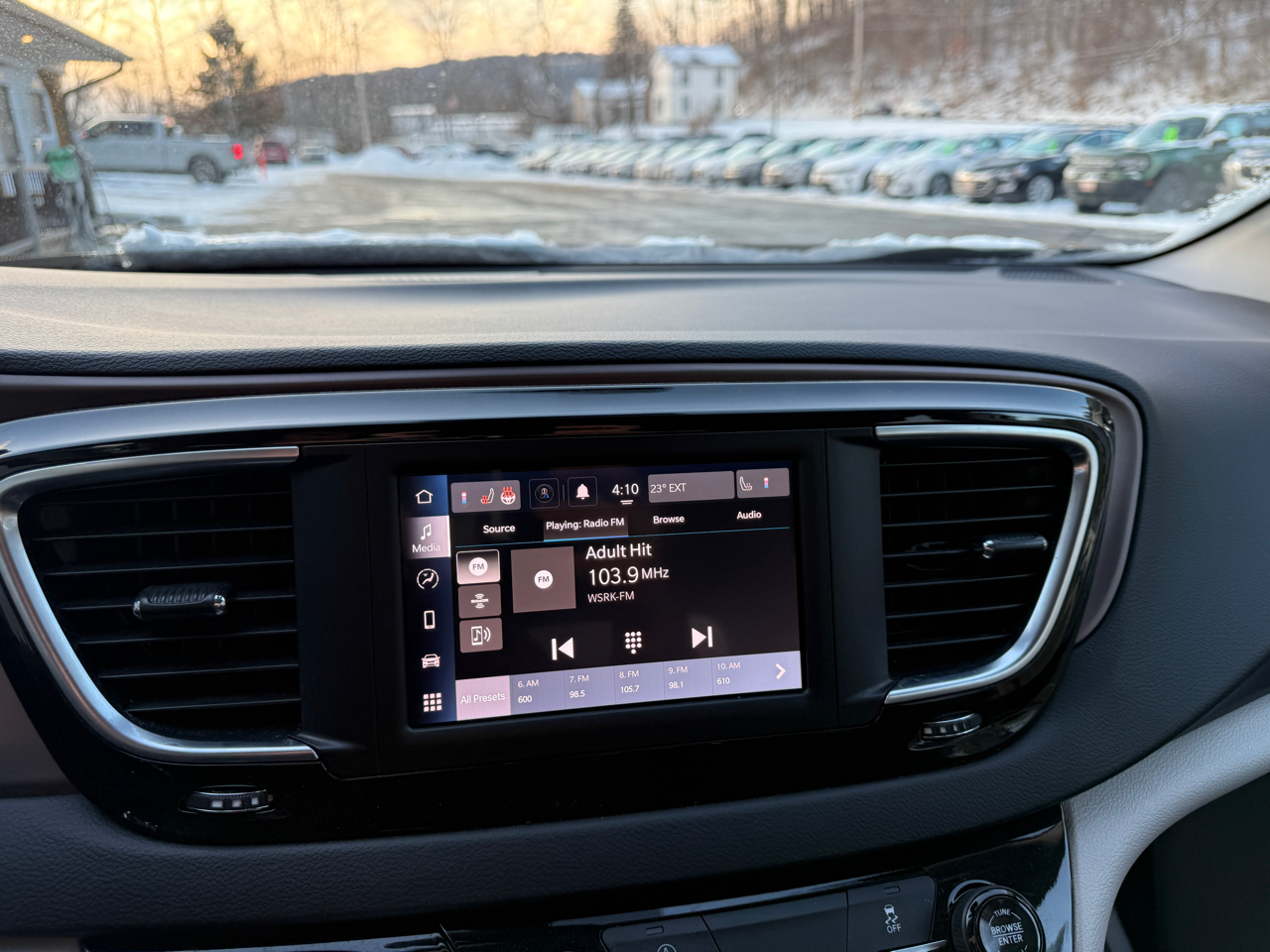 Chrysler Voyager LX 2024