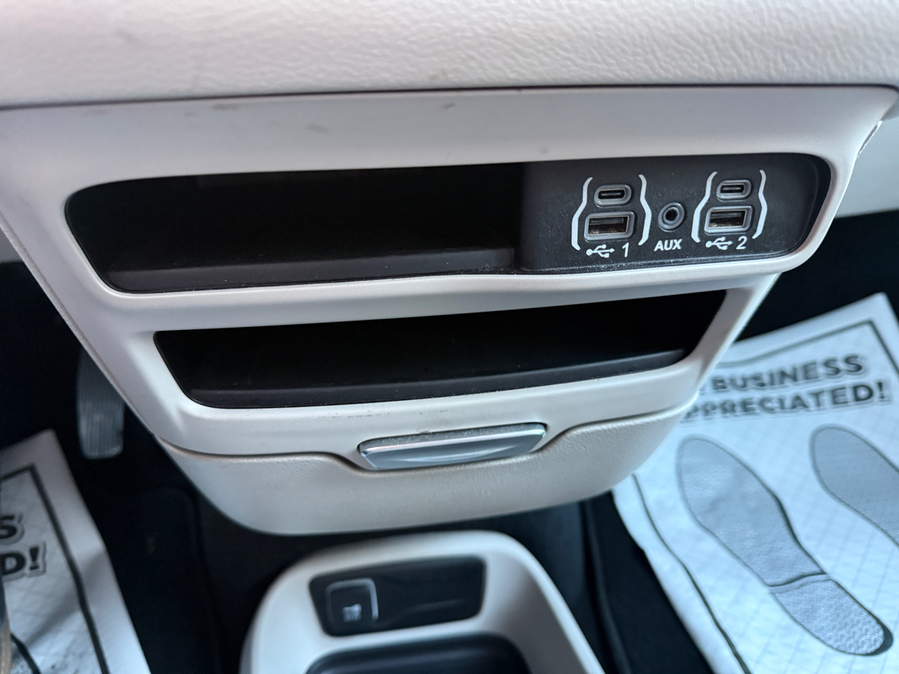 Chrysler Voyager LX 2024