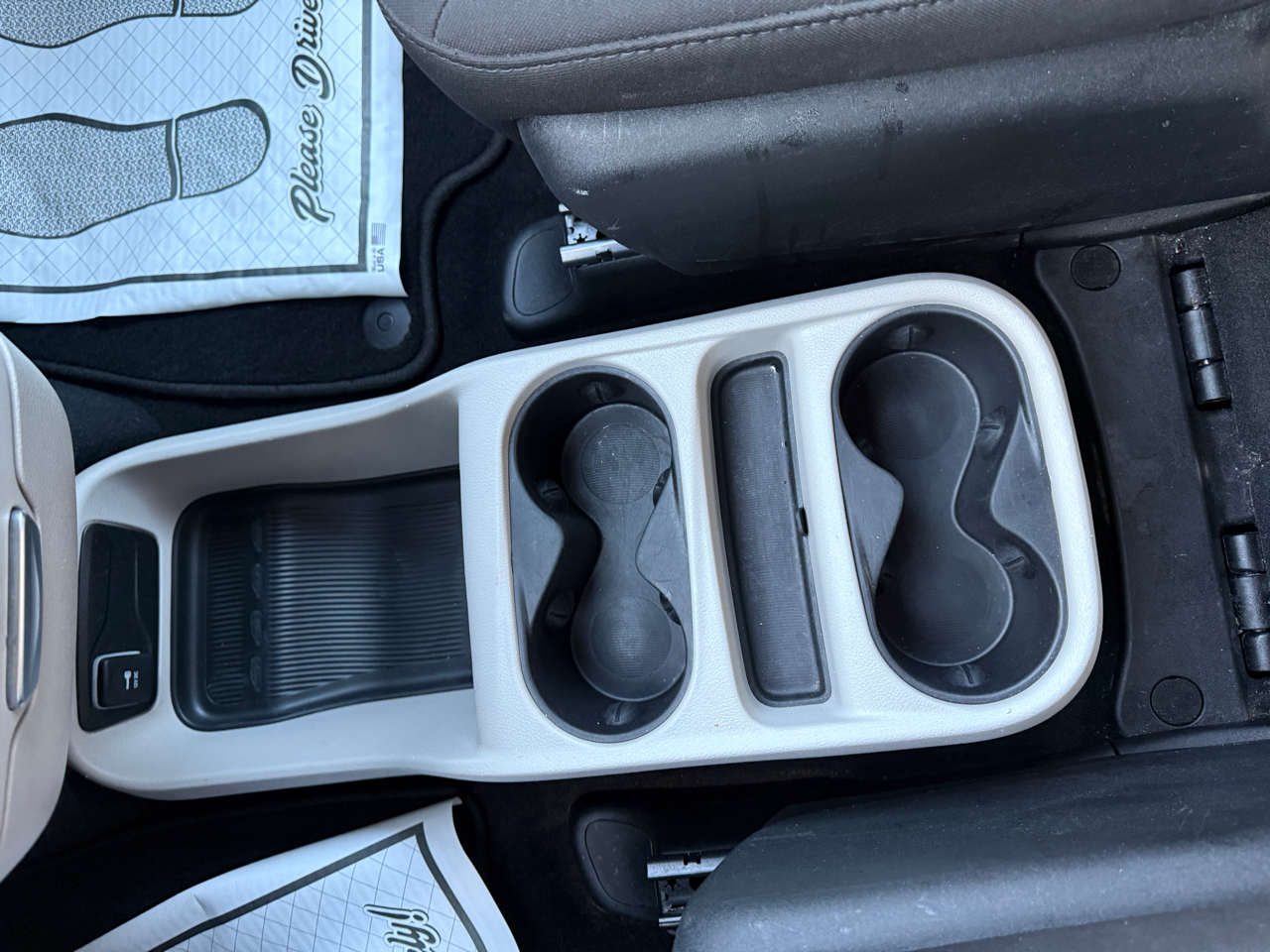 Chrysler Voyager LX 2024