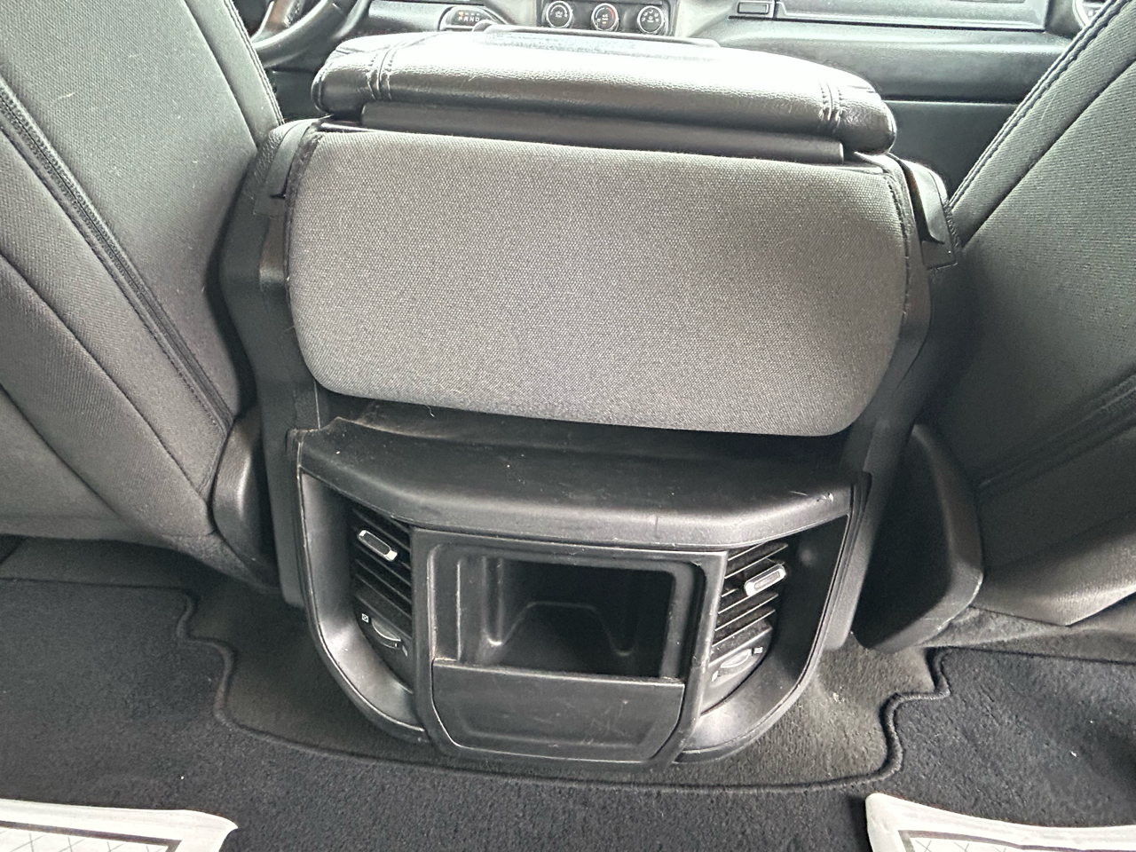 RAM 1500 Big Horn Crew Cab SWB 4WD 2020