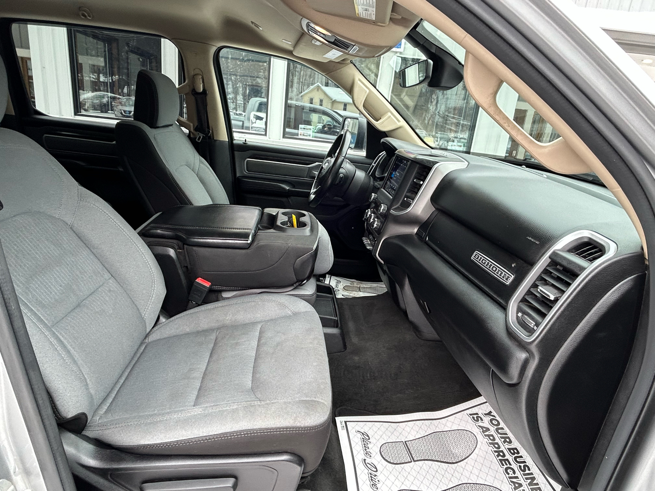 RAM 1500 Big Horn Crew Cab SWB 4WD 2020