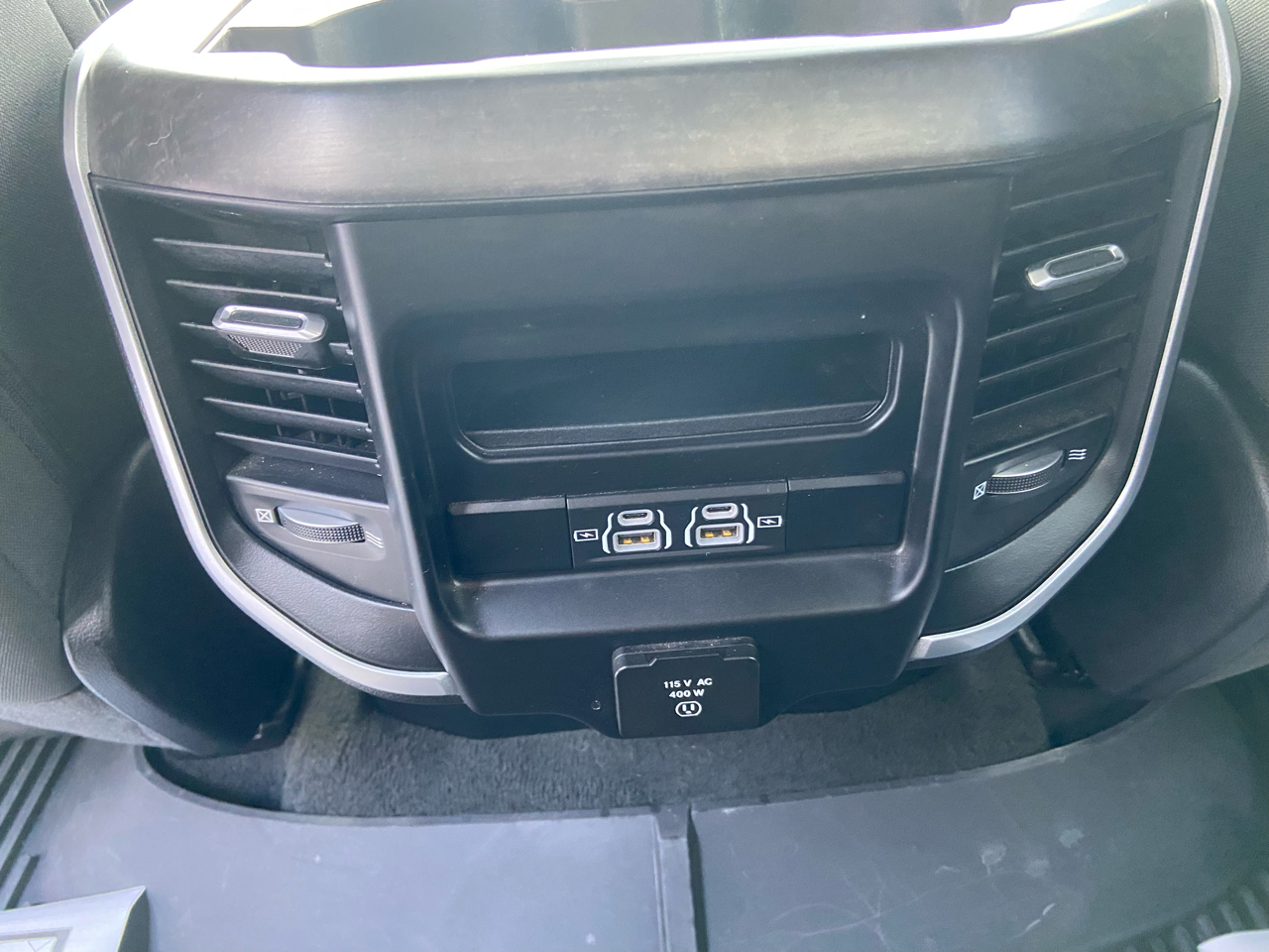 RAM 1500 Big Horn Crew Cab SWB 4WD 2022