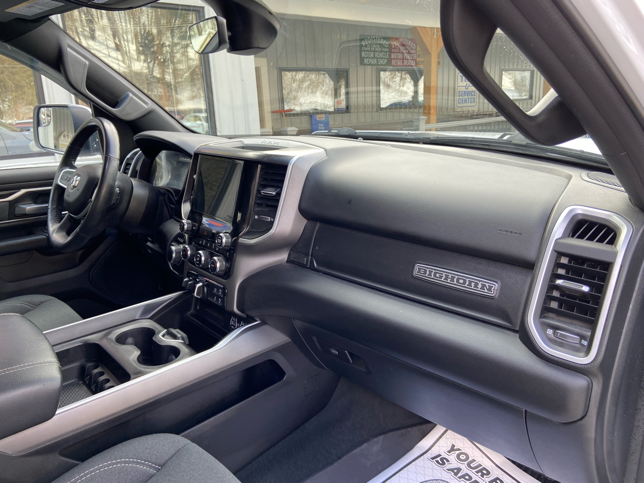 RAM 1500 Big Horn Crew Cab SWB 4WD 2022