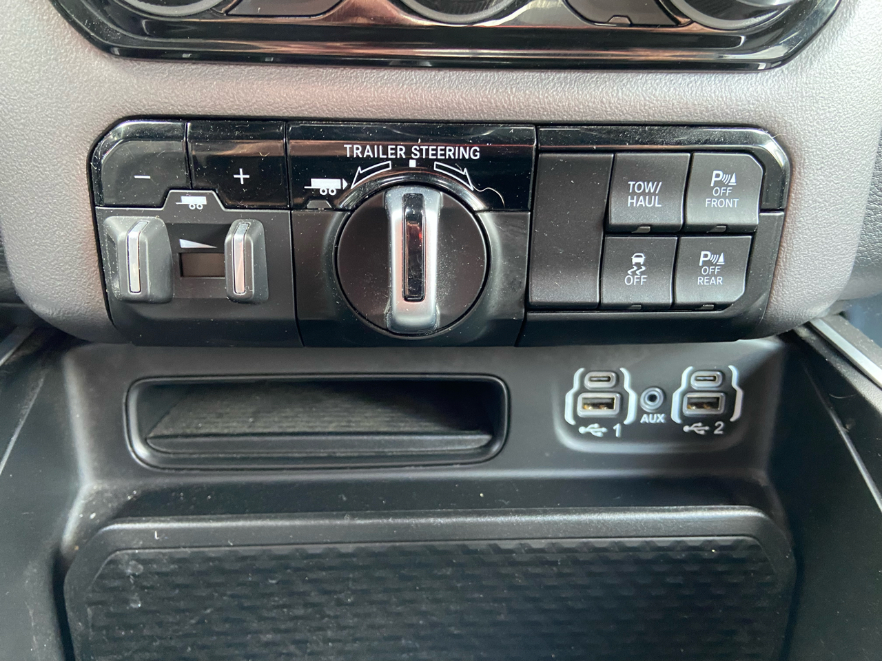 RAM 1500 Big Horn Crew Cab SWB 4WD 2022