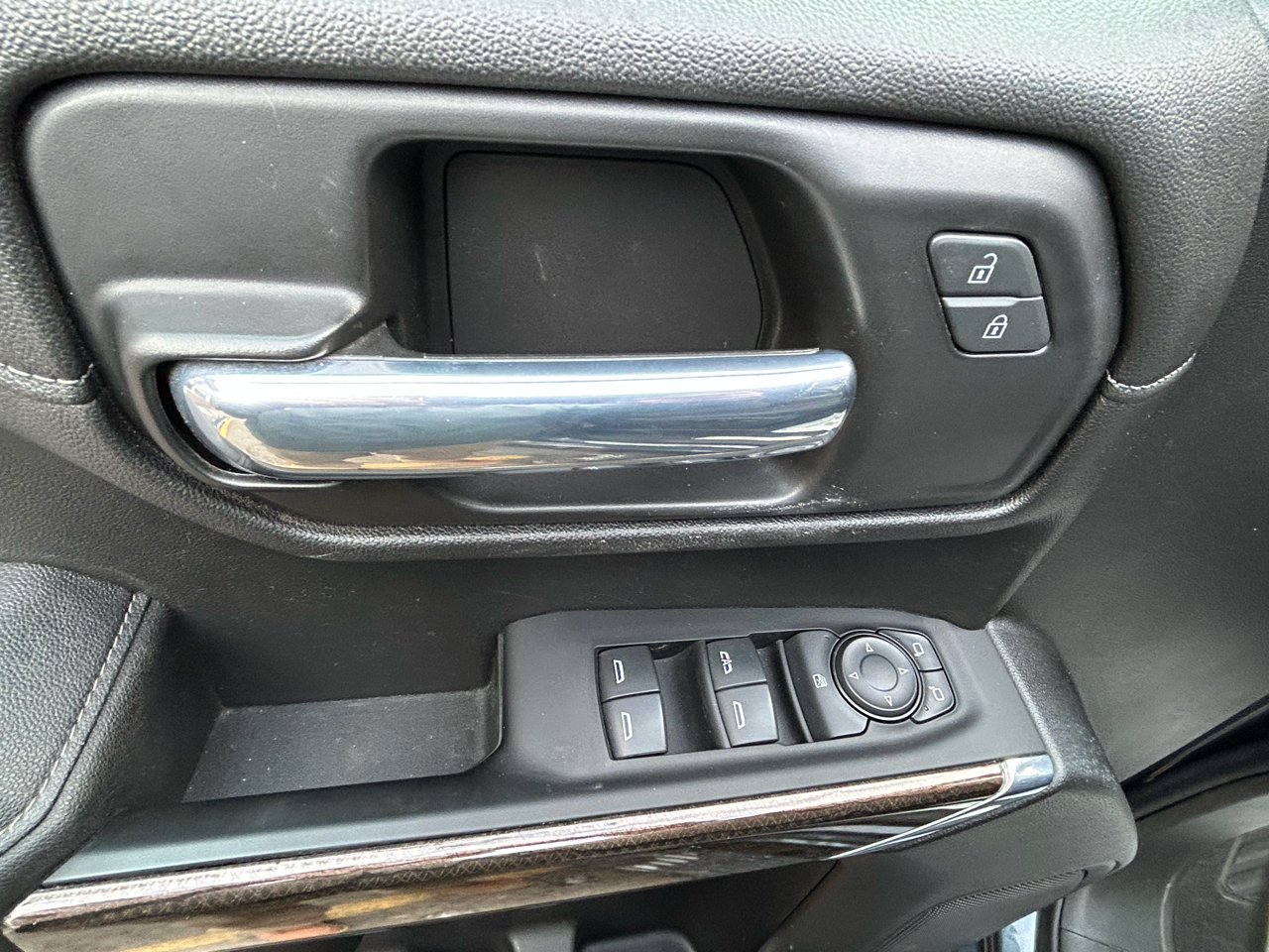 Chevrolet Silverado 1500 LT Crew Cab 4WD 2021