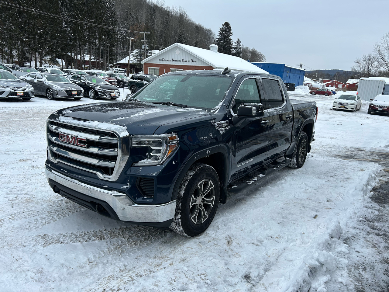 GMC Sierra 1500 SLE Crew Cab Short Box 4WD 2020