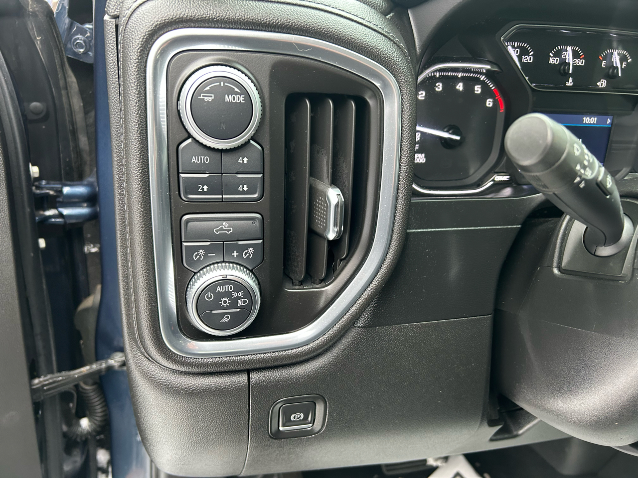 GMC Sierra 1500 SLE Crew Cab Short Box 4WD 2020