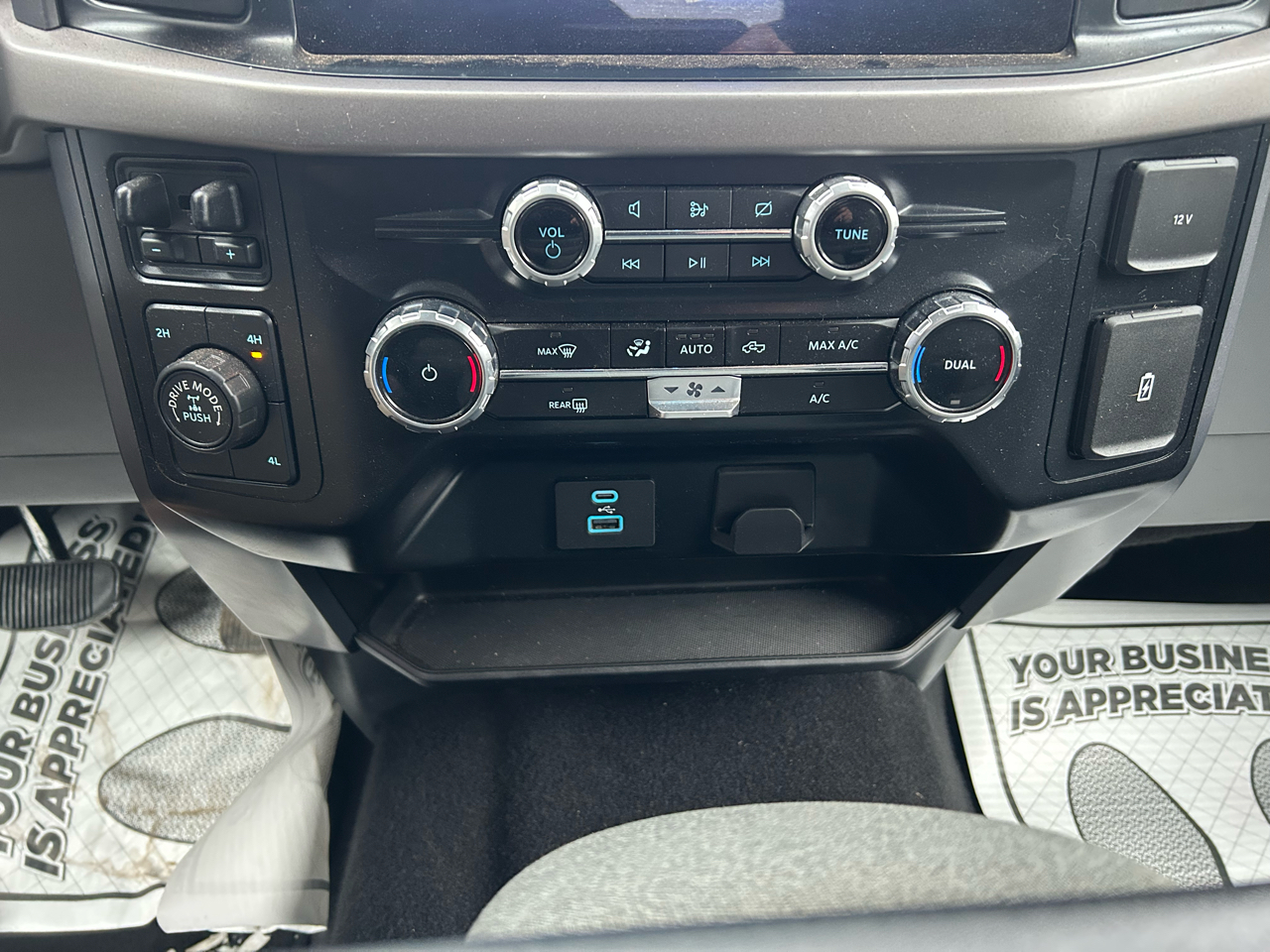 Ford F-150 XLT SuperCrew 4WD 2024