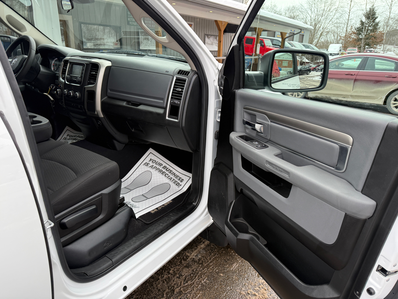 RAM 1500 SLT Quad Cab 4WD 2020