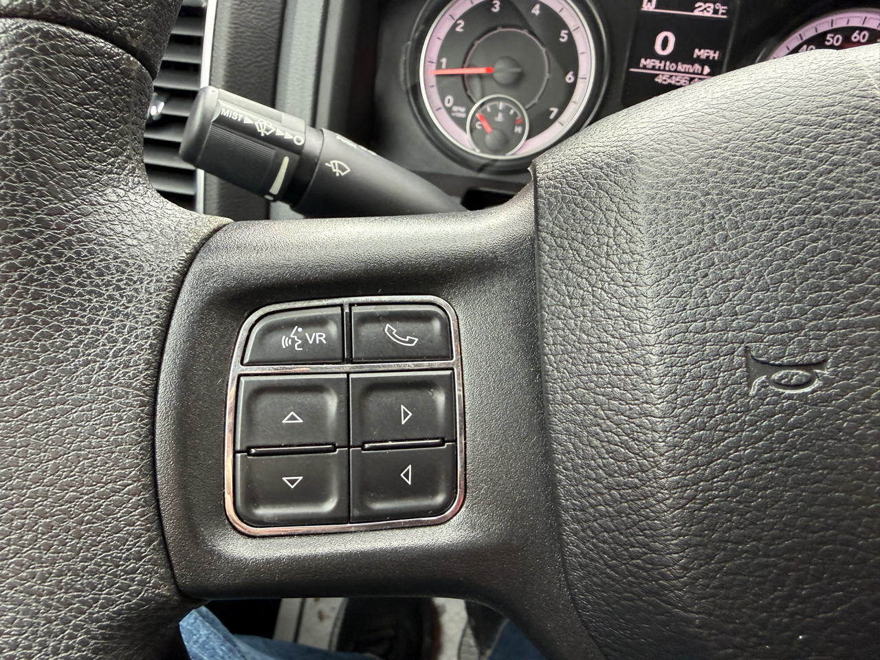 RAM 1500 SLT Quad Cab 4WD 2020