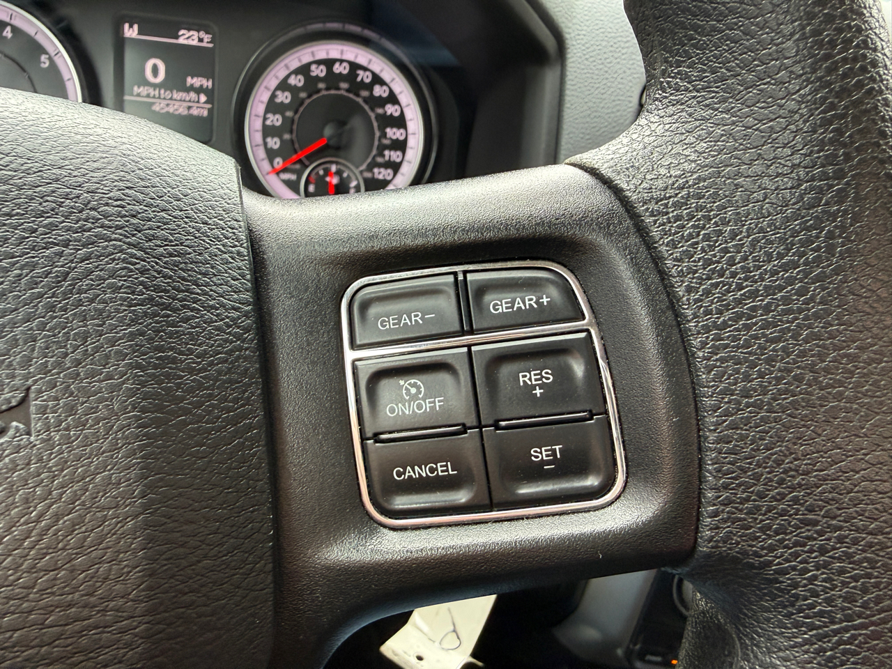 RAM 1500 SLT Quad Cab 4WD 2020