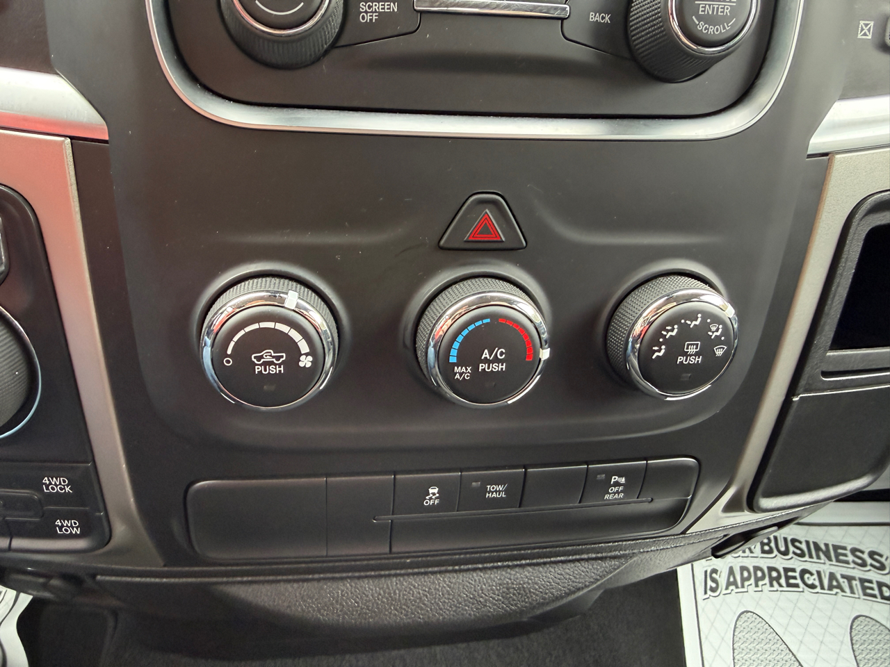 RAM 1500 SLT Quad Cab 4WD 2020