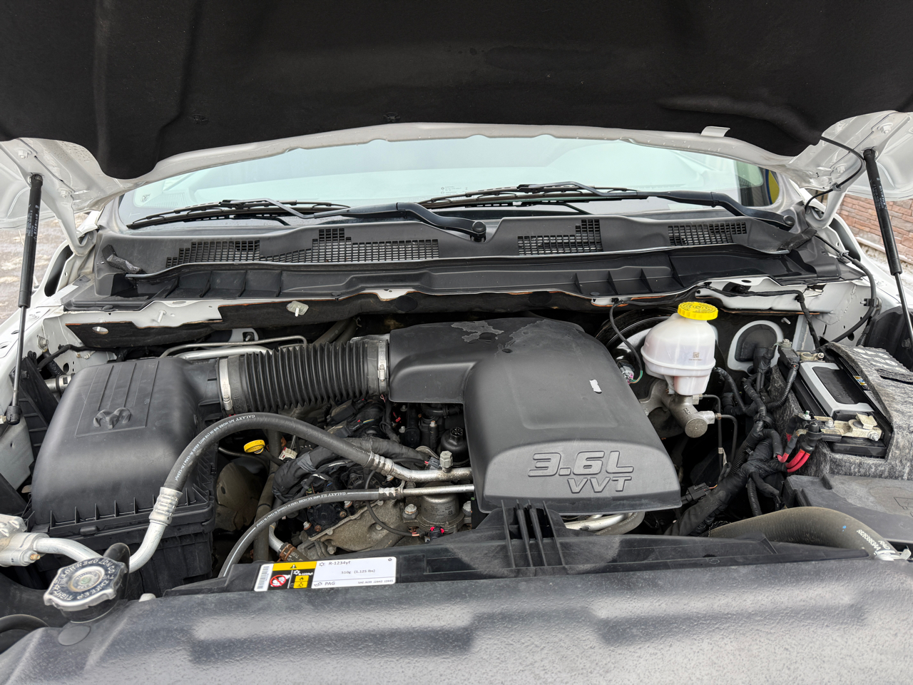 RAM 1500 SLT Quad Cab 4WD 2020