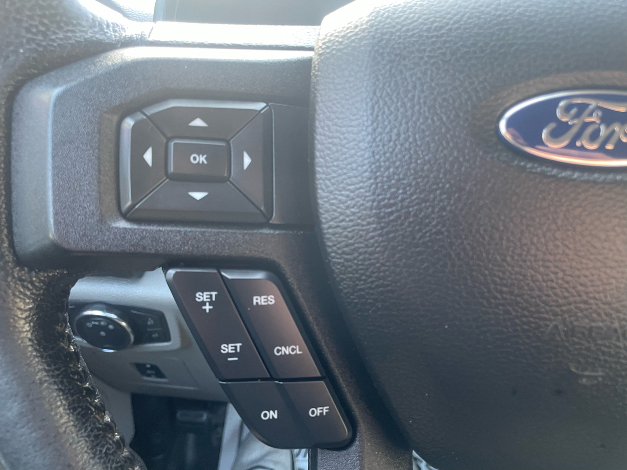 Ford F-150 XL SuperCrew 5.5-ft. Bed 4WD 2015