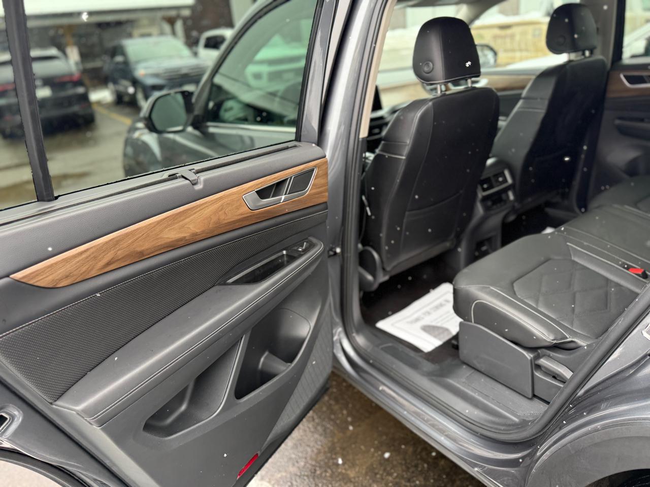 Volkswagen Atlas SE w/Technology 4MOTION 2025