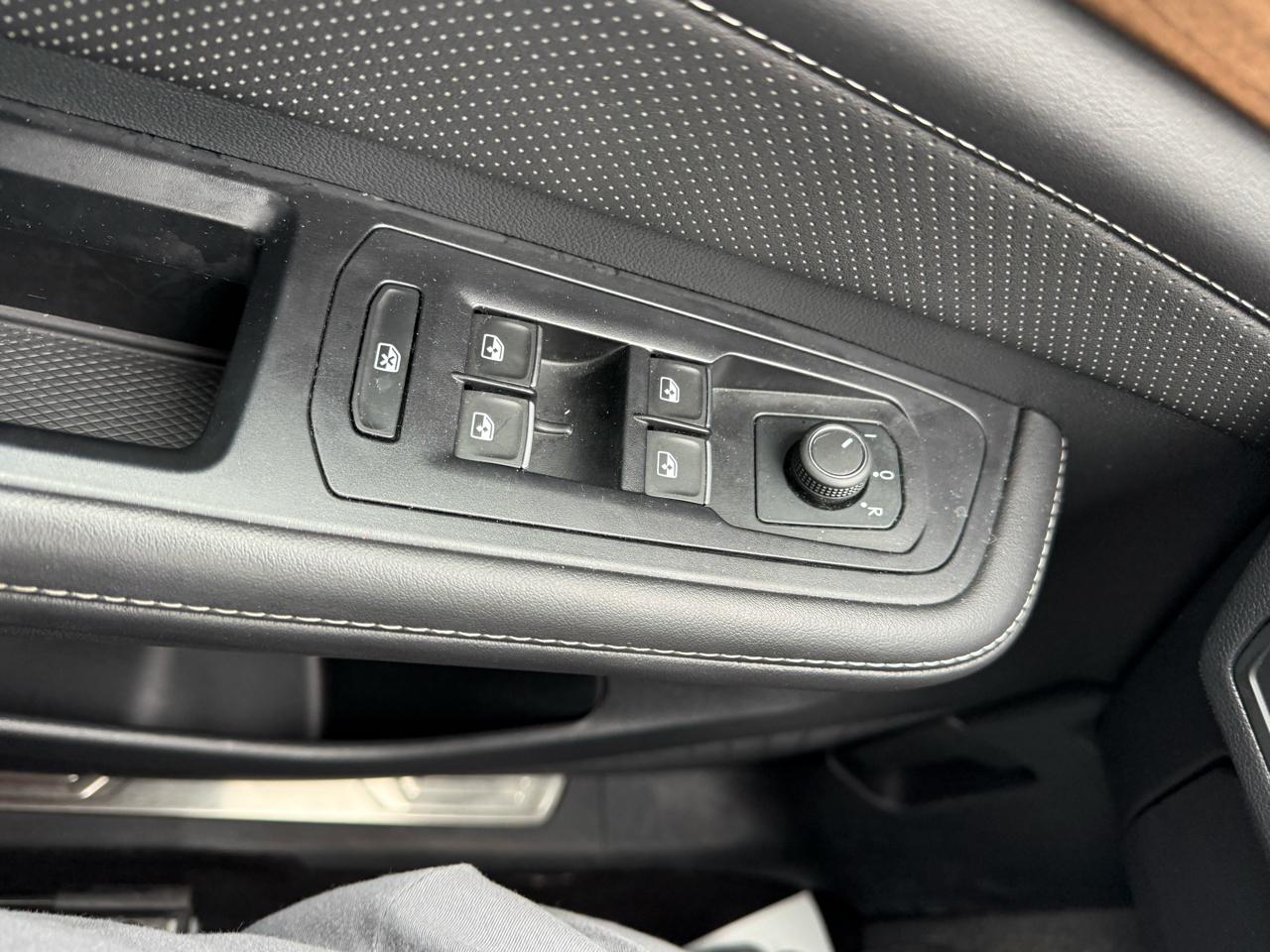 Volkswagen Atlas SE w/Technology 4MOTION 2025