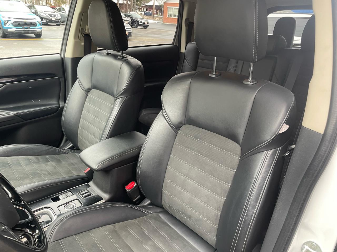 Mitsubishi Outlander SEL AWD 2020