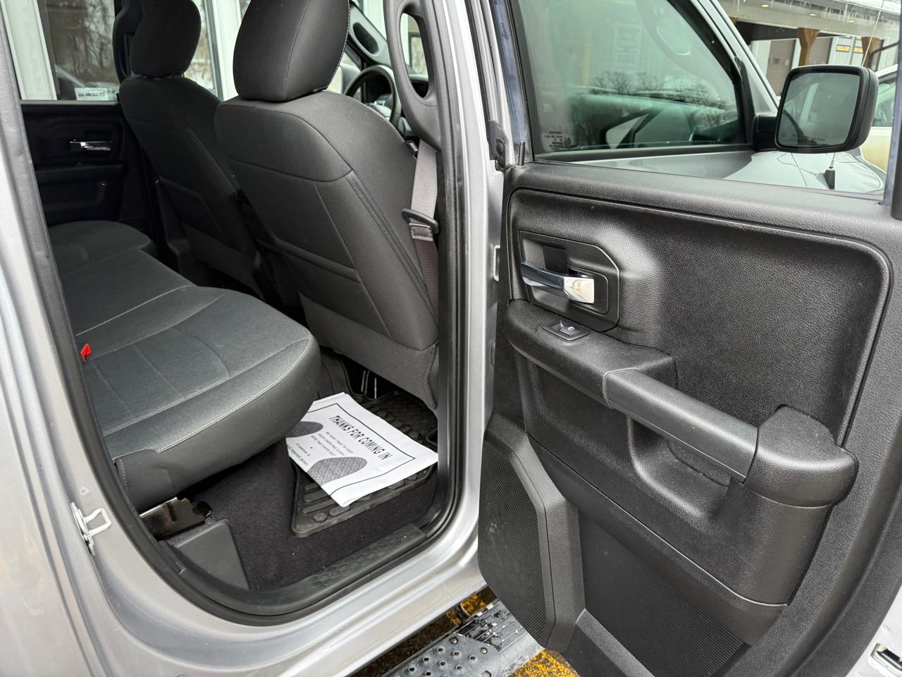 RAM 1500 Classic Tradesman Quad Cab 4WD 2021