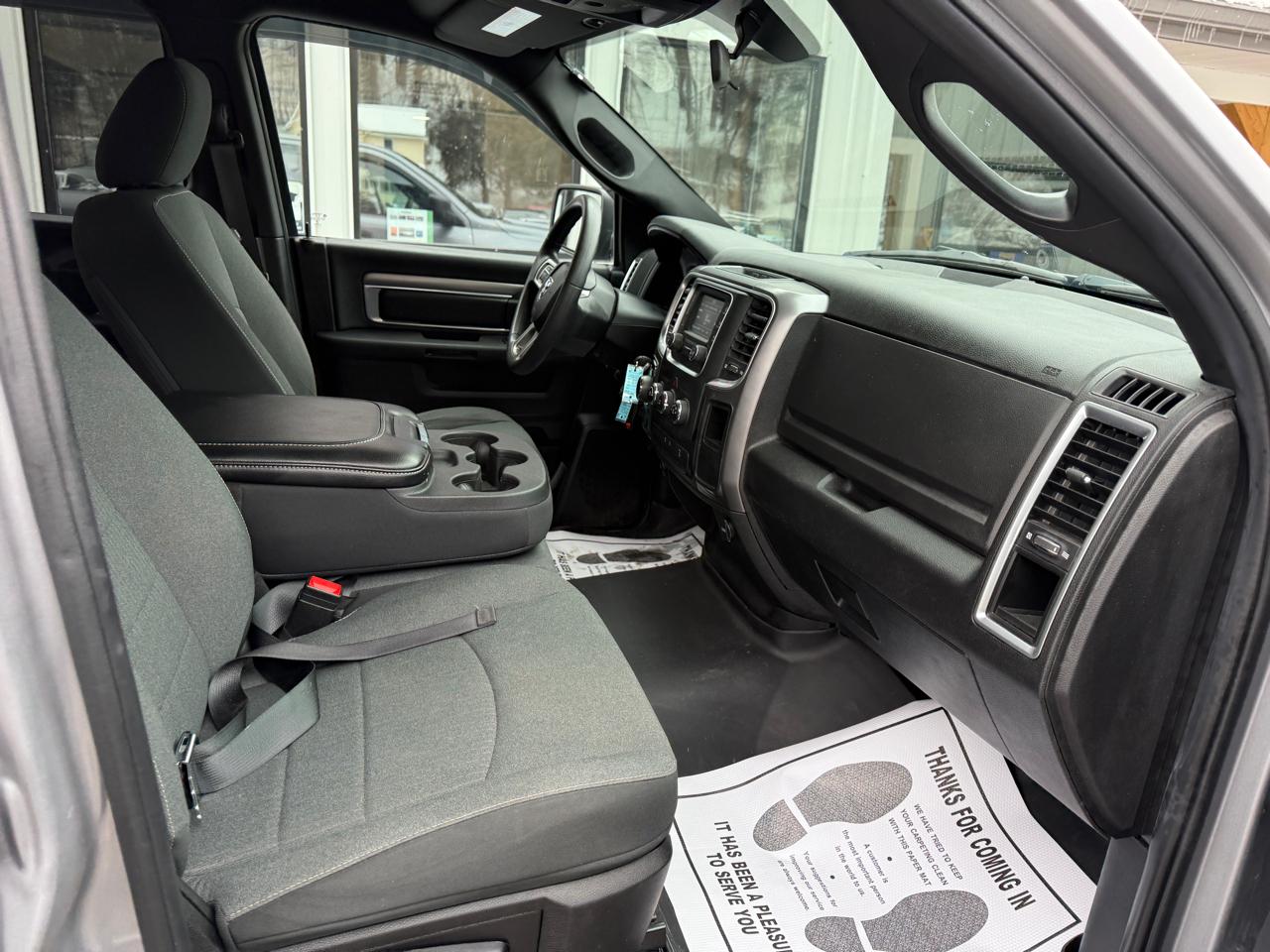 RAM 1500 Classic Tradesman Quad Cab 4WD 2021