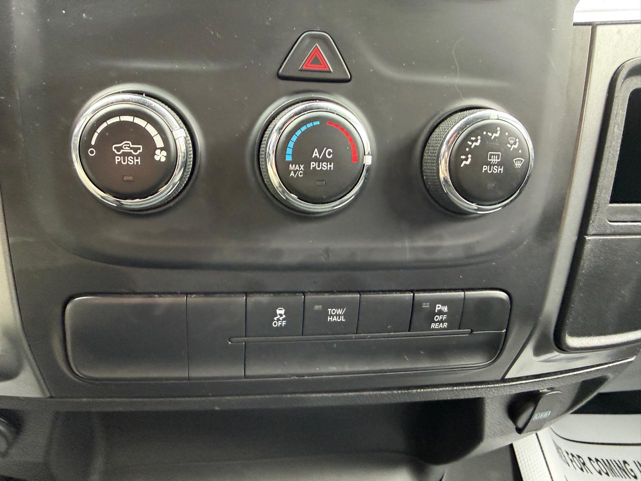 RAM 1500 Classic Tradesman Quad Cab 4WD 2021