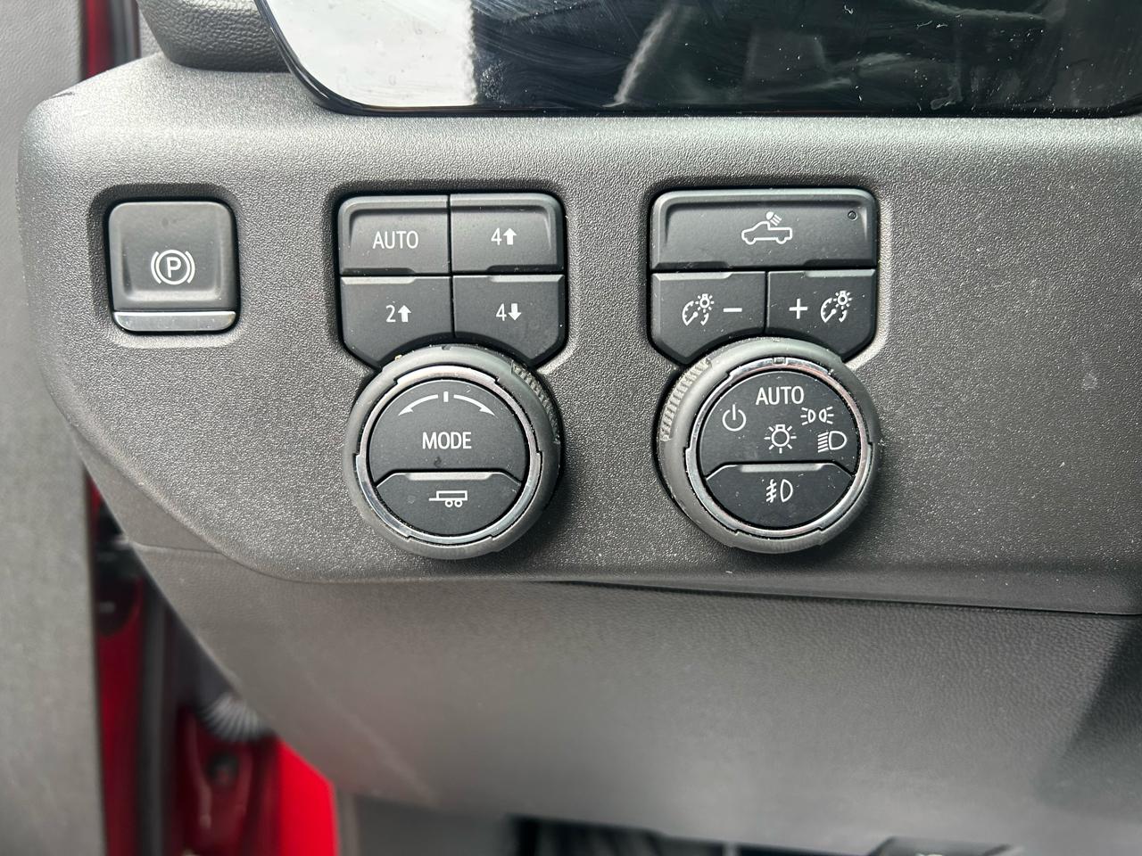 Chevrolet Silverado 1500 Trail Boss LT Crew Cab 4WD 2025