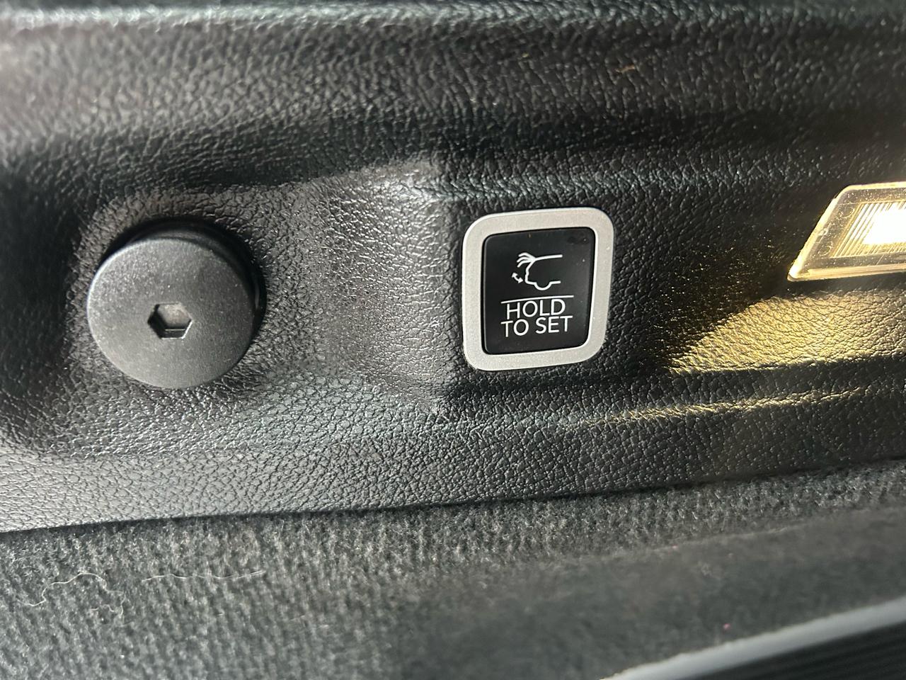 Jeep Grand Cherokee L Overland 4WD 2023