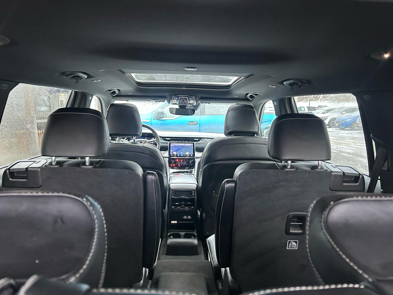 Jeep Grand Cherokee L Overland 4WD 2023