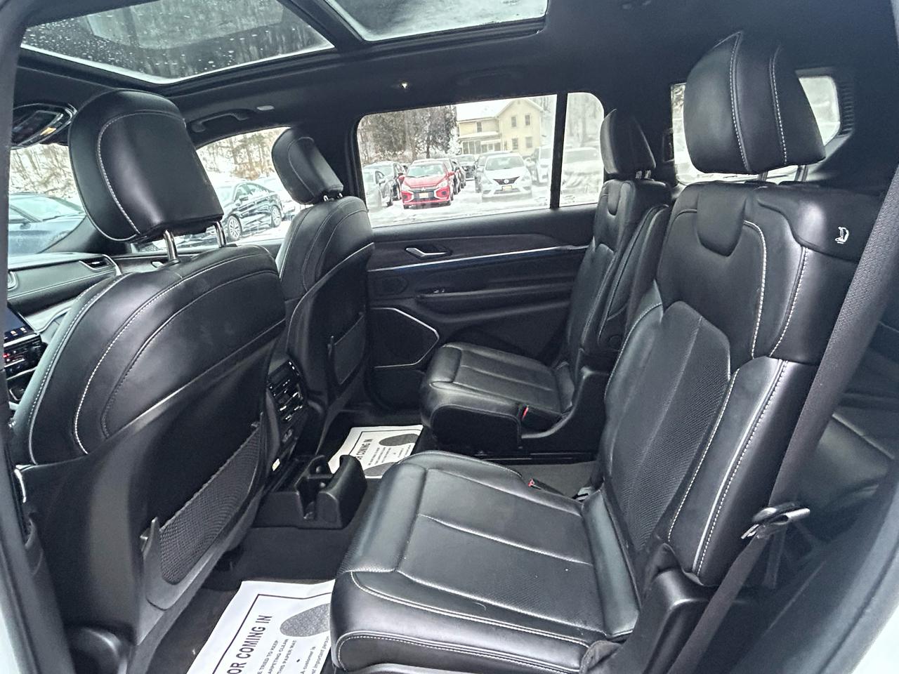 Jeep Grand Cherokee L Overland 4WD 2023