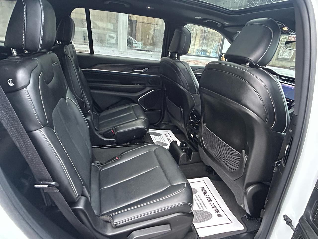 Jeep Grand Cherokee L Overland 4WD 2023