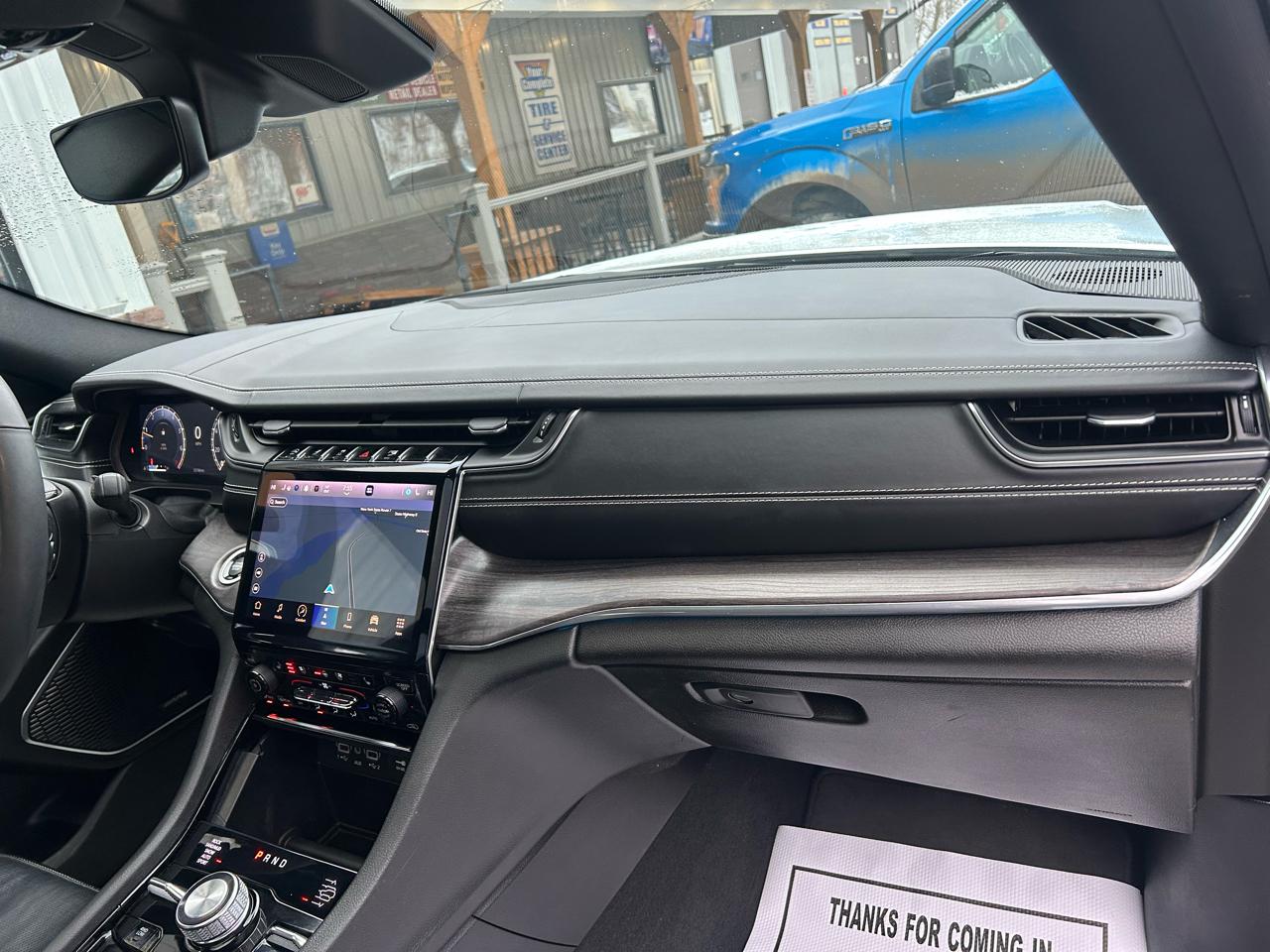 Jeep Grand Cherokee L Overland 4WD 2023