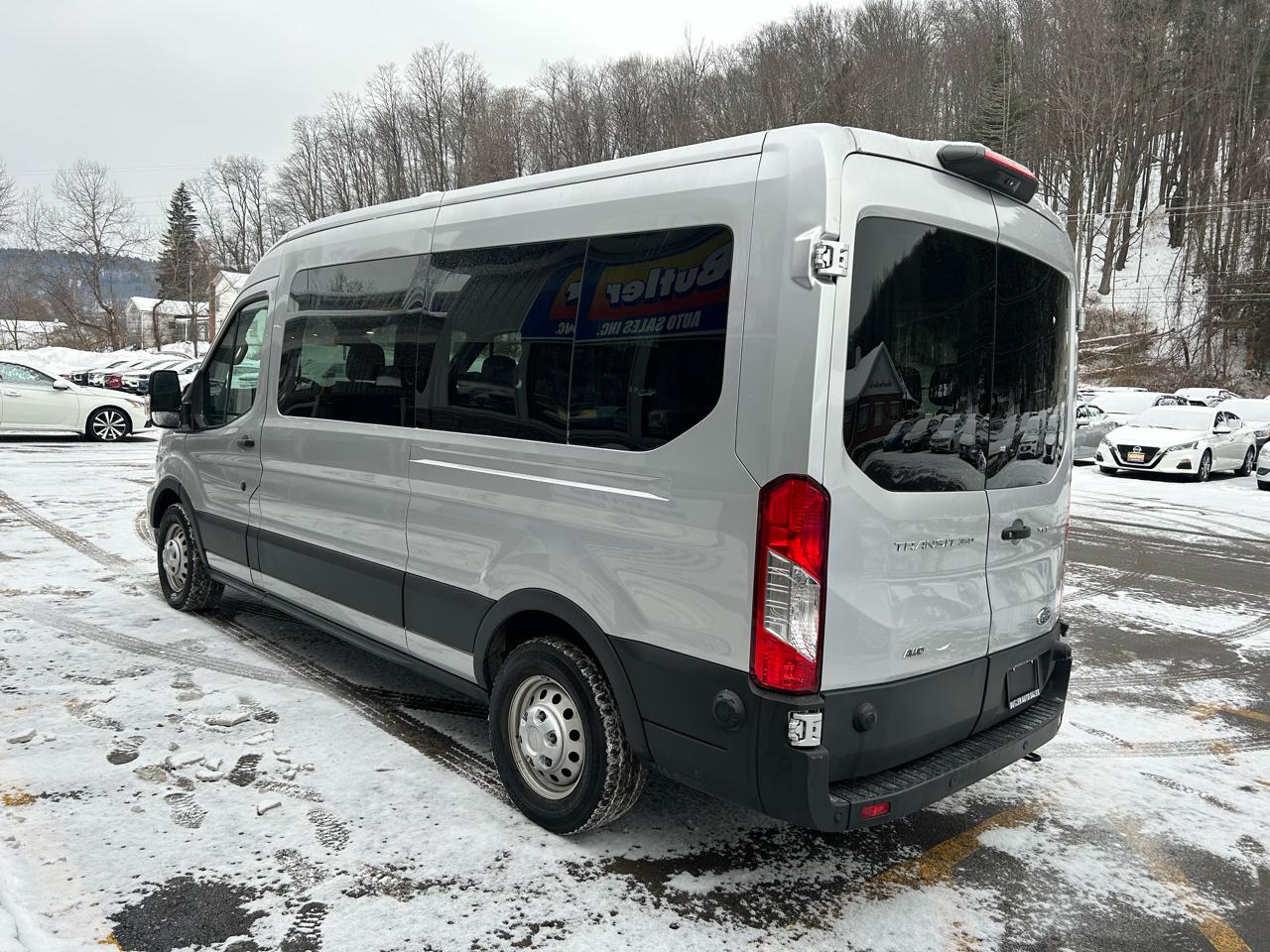 Ford Transit 350 Wagon Med. Roof XL w/Sliding Pass. 148-in. WB 2024