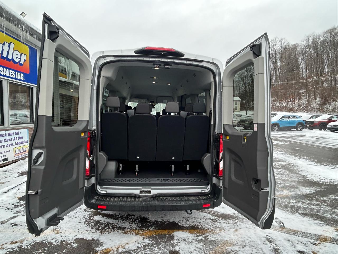 Ford Transit 350 Wagon Med. Roof XL w/Sliding Pass. 148-in. WB 2024