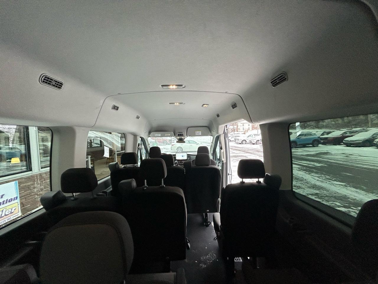 Ford Transit 350 Wagon Med. Roof XL w/Sliding Pass. 148-in. WB 2024