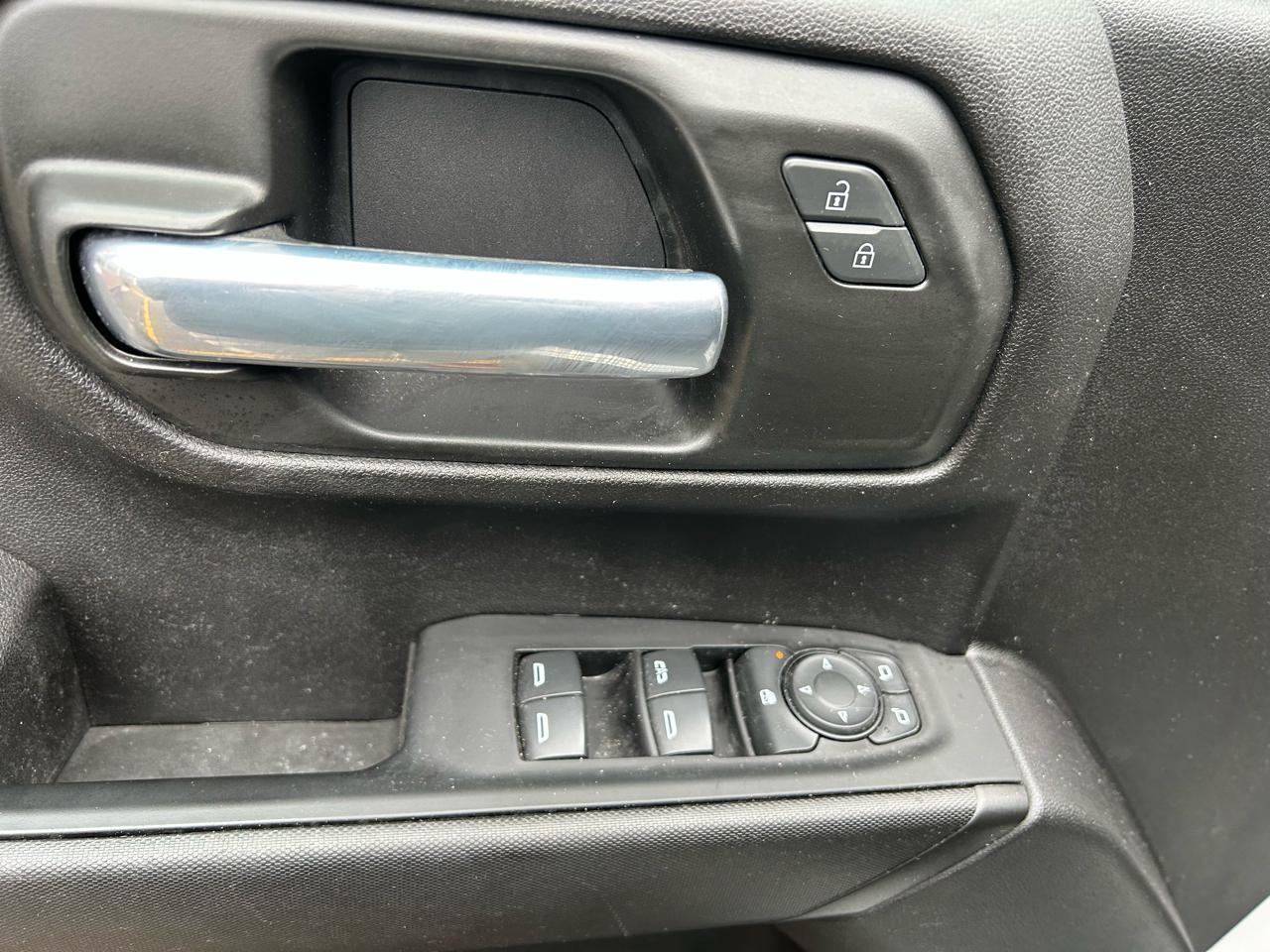 GMC Sierra 1500 Pro Crew Cab Short Box 4WD 2024