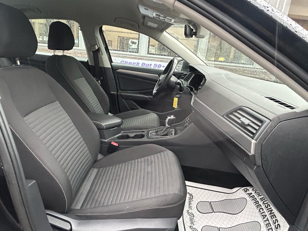 Volkswagen Jetta S 2024