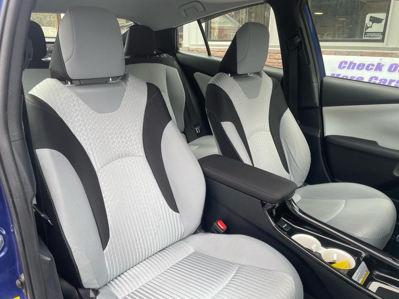 Toyota Prius Two Eco 2016