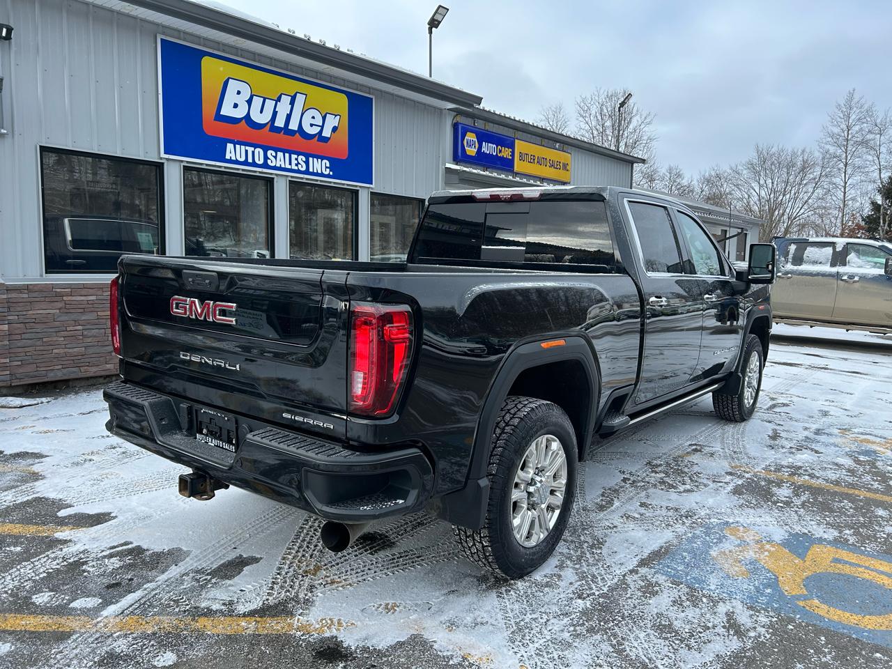 GMC Sierra 2500HD Denali Crew Cab 4WD SB 2022