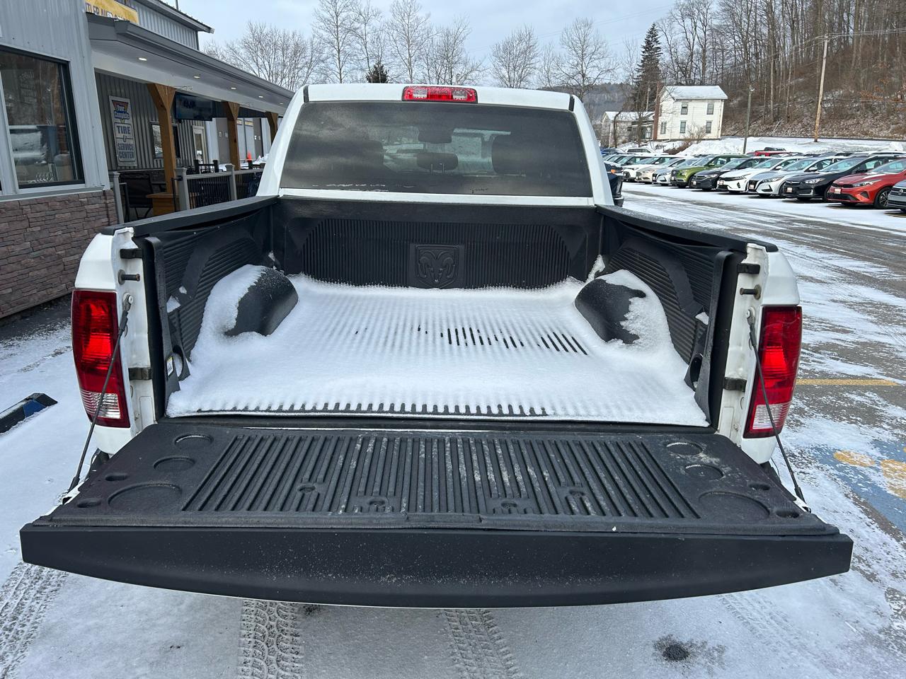 RAM 1500 SLT Crew Cab SWB 4WD 2022