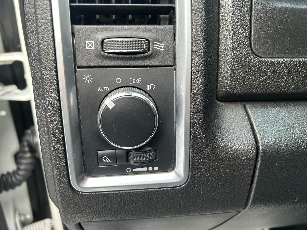 RAM 1500 SLT Crew Cab SWB 4WD 2022