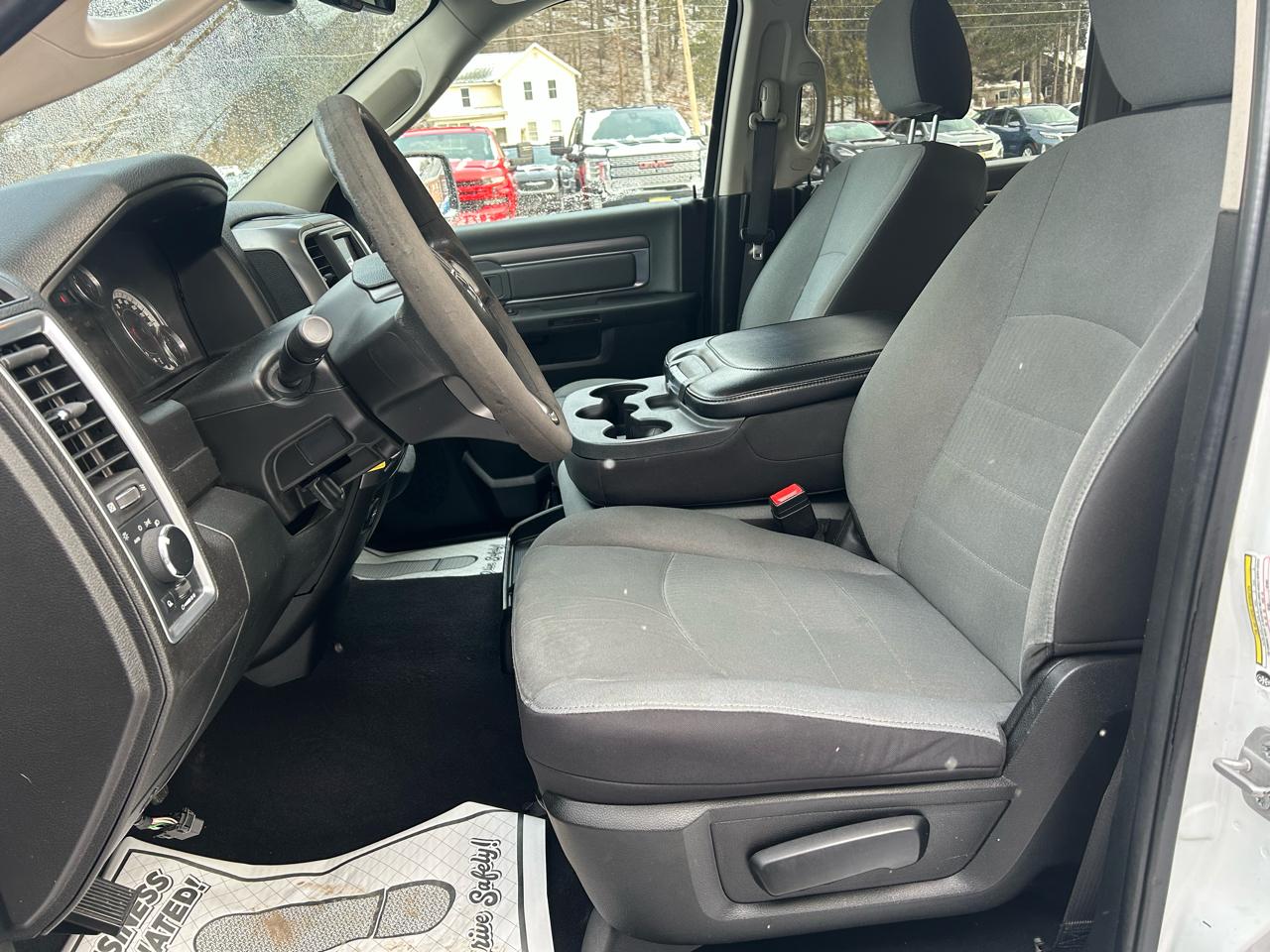 RAM 1500 SLT Crew Cab SWB 4WD 2022