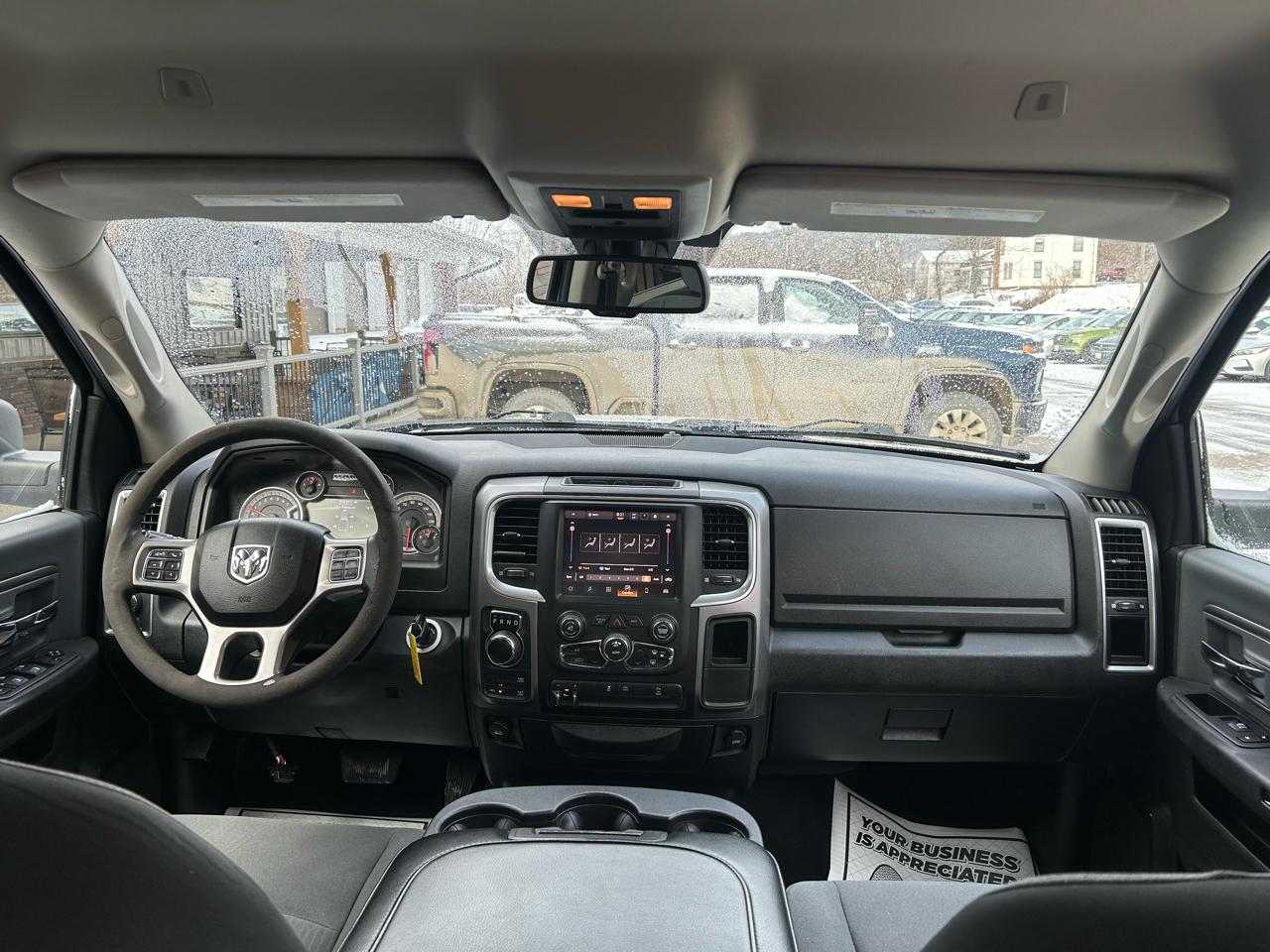 RAM 1500 SLT Crew Cab SWB 4WD 2022