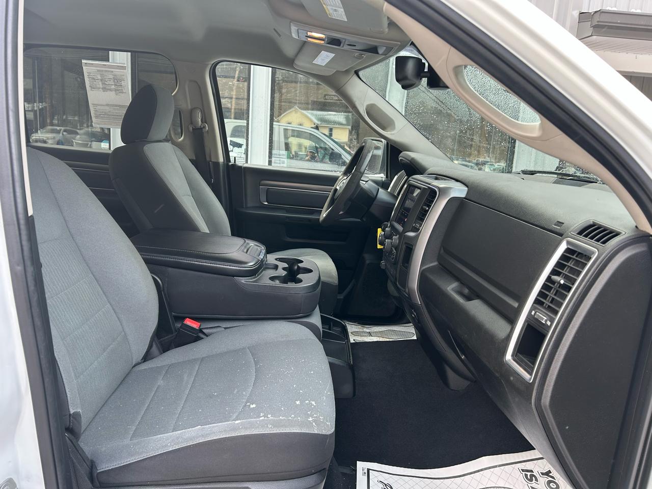 RAM 1500 SLT Crew Cab SWB 4WD 2022