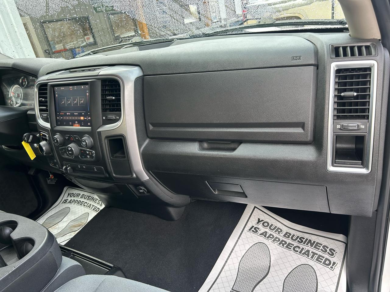 RAM 1500 SLT Crew Cab SWB 4WD 2022