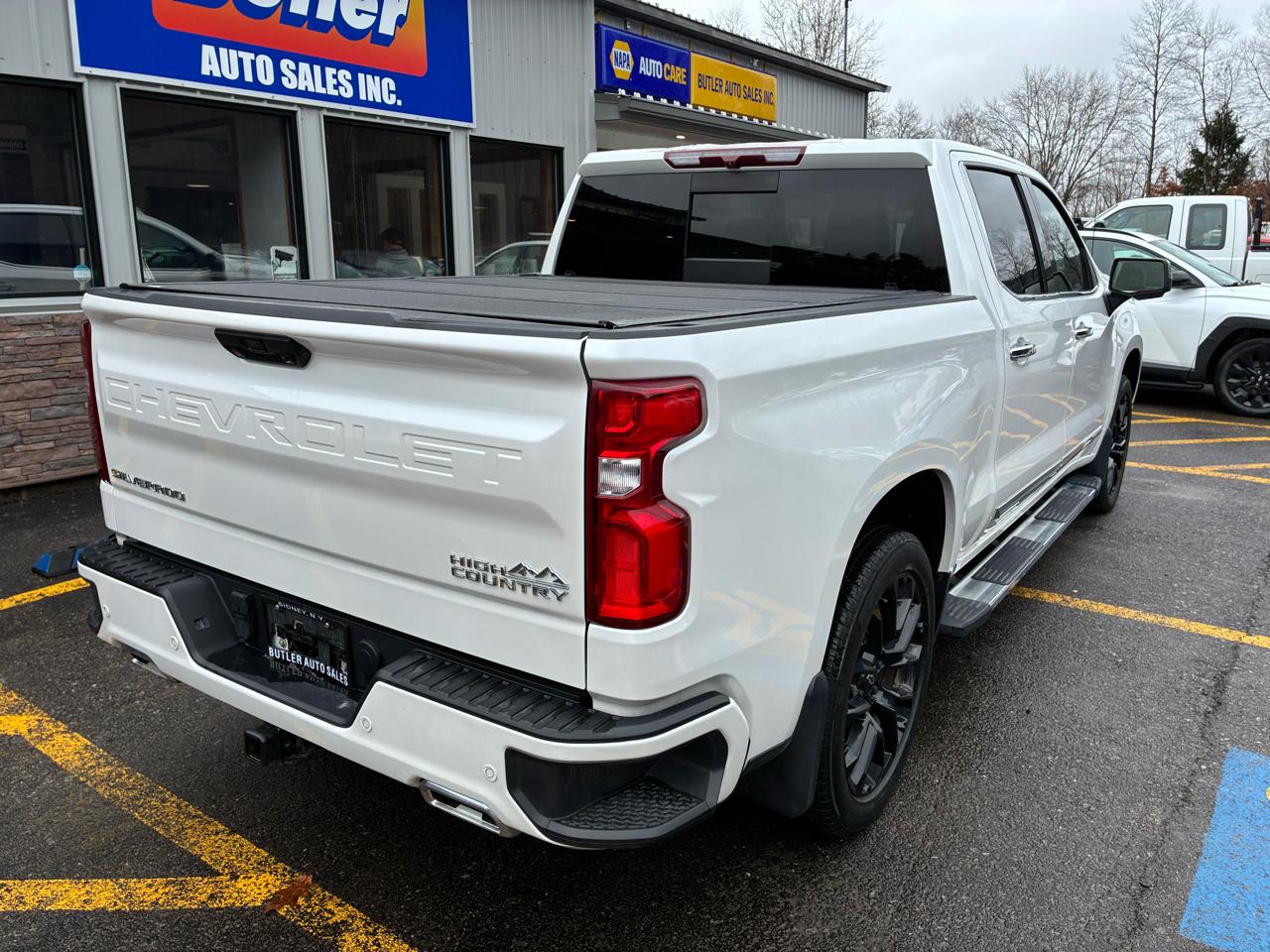 Chevrolet Silverado 1500 High Country Crew Cab 4WD 2023
