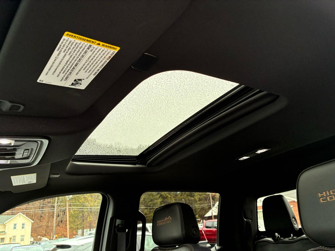 Chevrolet Silverado 1500 High Country Crew Cab 4WD 2023