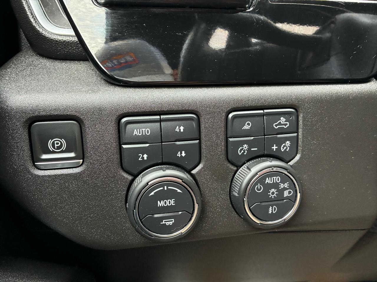 Chevrolet Silverado 1500 High Country Crew Cab 4WD 2023