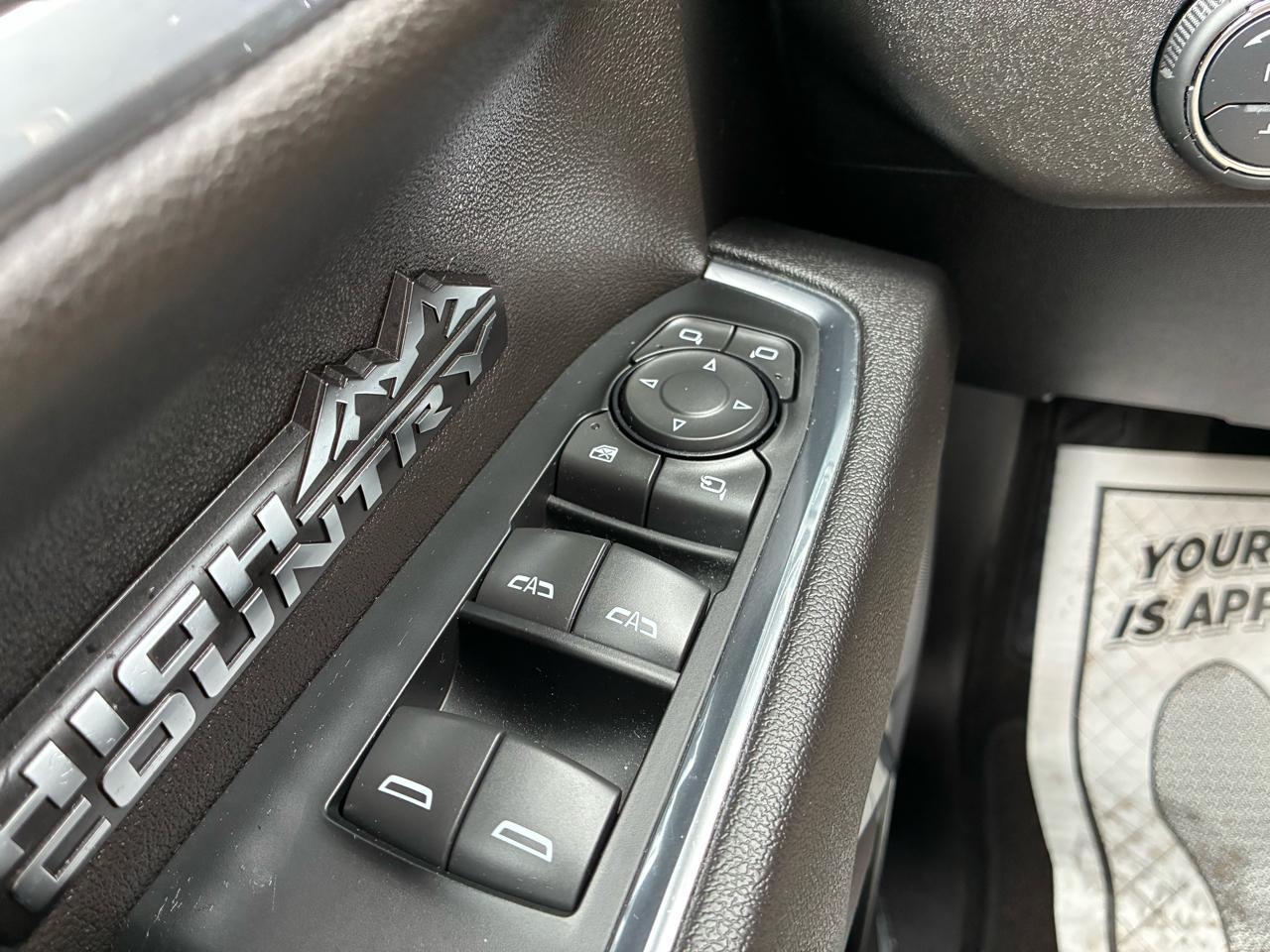 Chevrolet Silverado 1500 High Country Crew Cab 4WD 2023